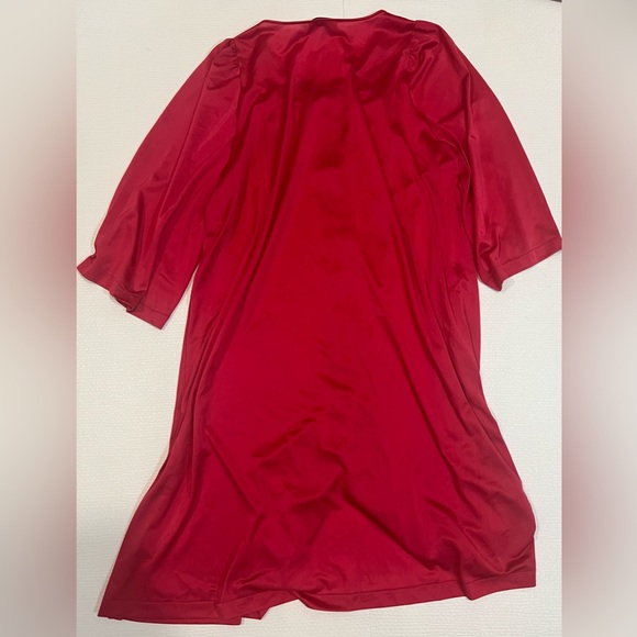 Shadowline Ruby Red Robe with Rose embroidery and red pearl buttons
1X - Picture 4 of 4